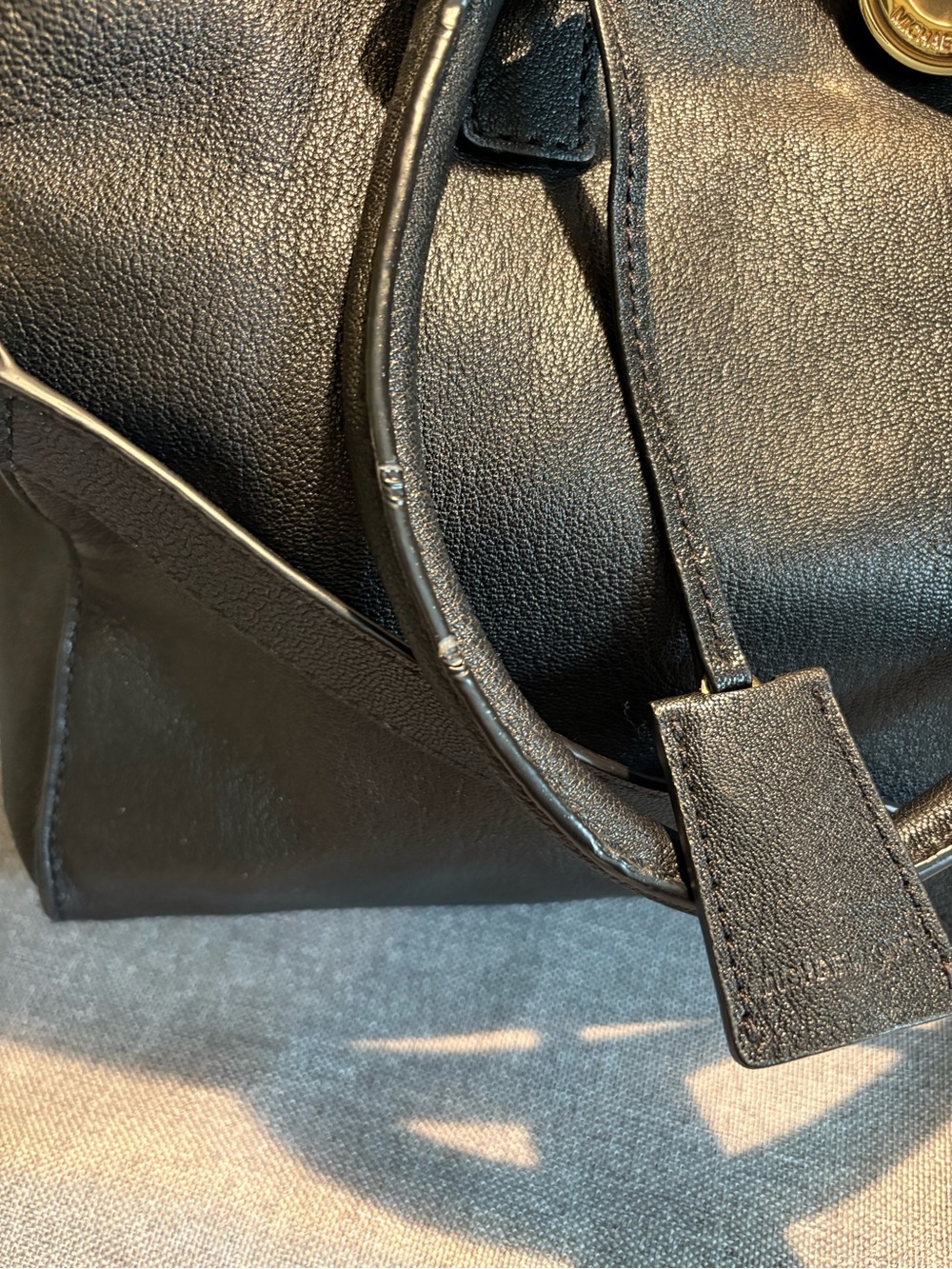 Michael Kors Black Leather Shoulder Bag with Gold Hardware - Picture 2 of 12